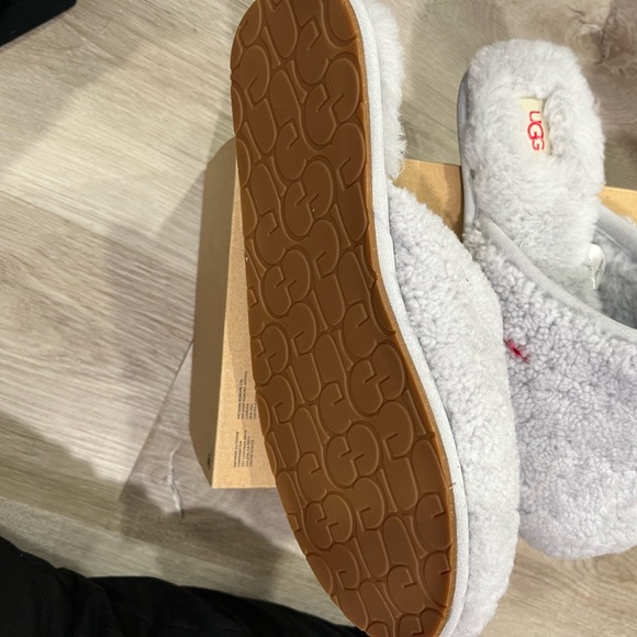 UGG Fluff Curly Cue Slide Slippers size 11 - Picture 5 of 9